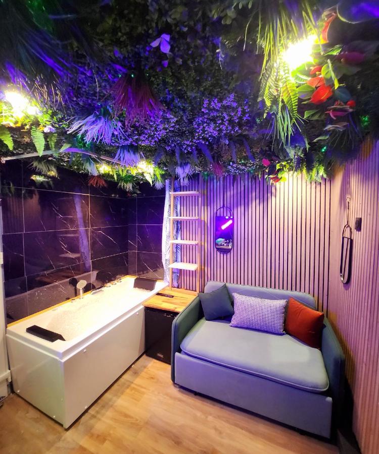 Jungle House Avec Jacuzzi A 10 Min De Disneyland -Taille Chambre- Conde-Sainte-Libiaire Esterno foto
