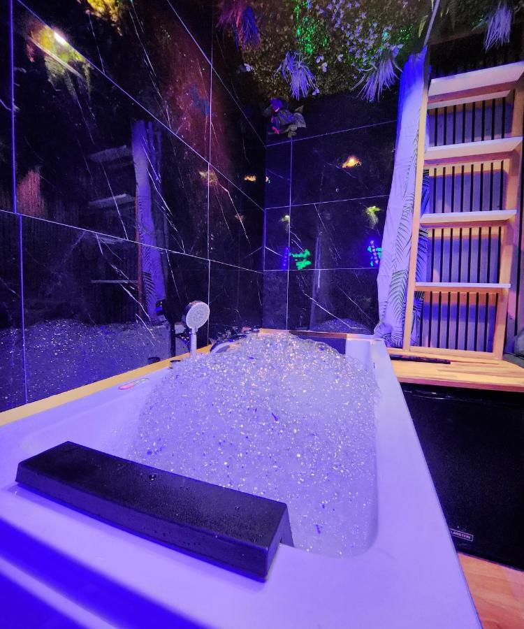 Jungle House Avec Jacuzzi A 10 Min De Disneyland -Taille Chambre- Conde-Sainte-Libiaire Esterno foto