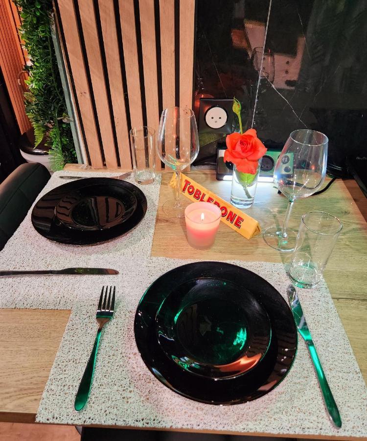 Jungle House Avec Jacuzzi A 10 Min De Disneyland -Taille Chambre- Conde-Sainte-Libiaire Esterno foto