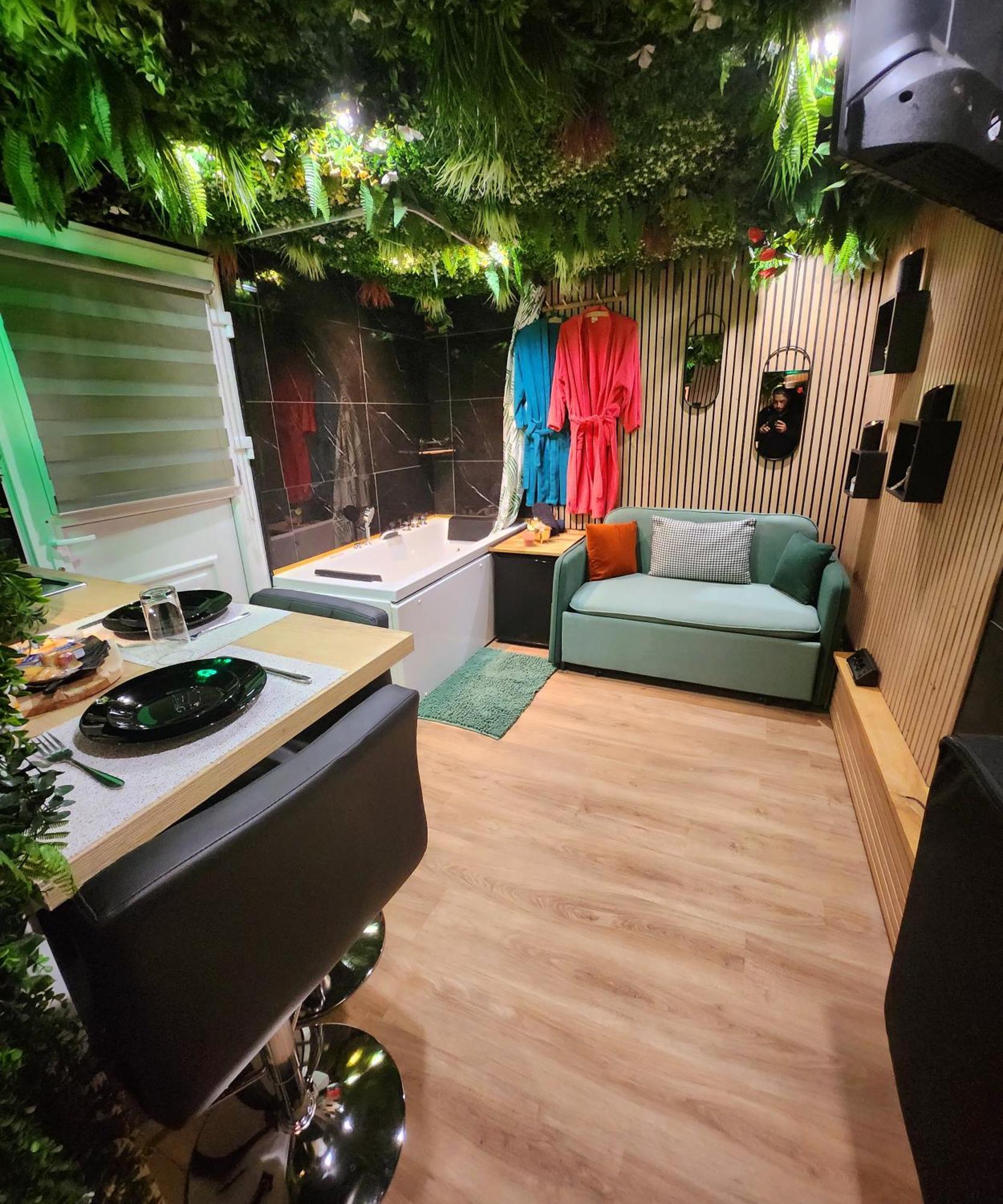 Jungle House Avec Jacuzzi A 10 Min De Disneyland -Taille Chambre- Conde-Sainte-Libiaire Esterno foto